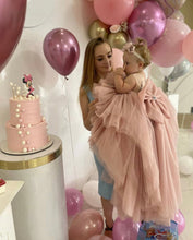 Load image into Gallery viewer, ANABELLA DRESS IN PINK
